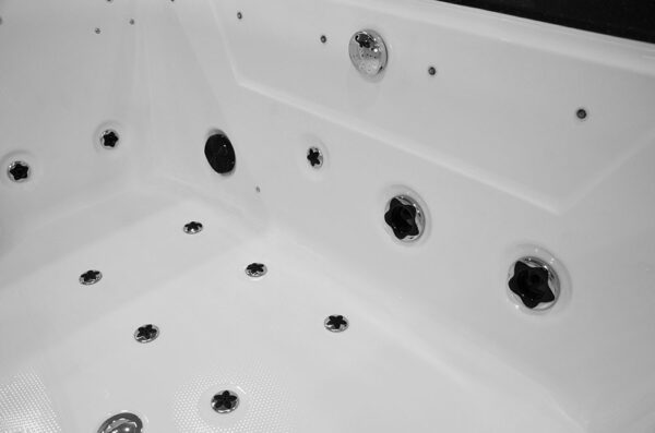 Sanah 1089 with black housing 1800x1500x700mm